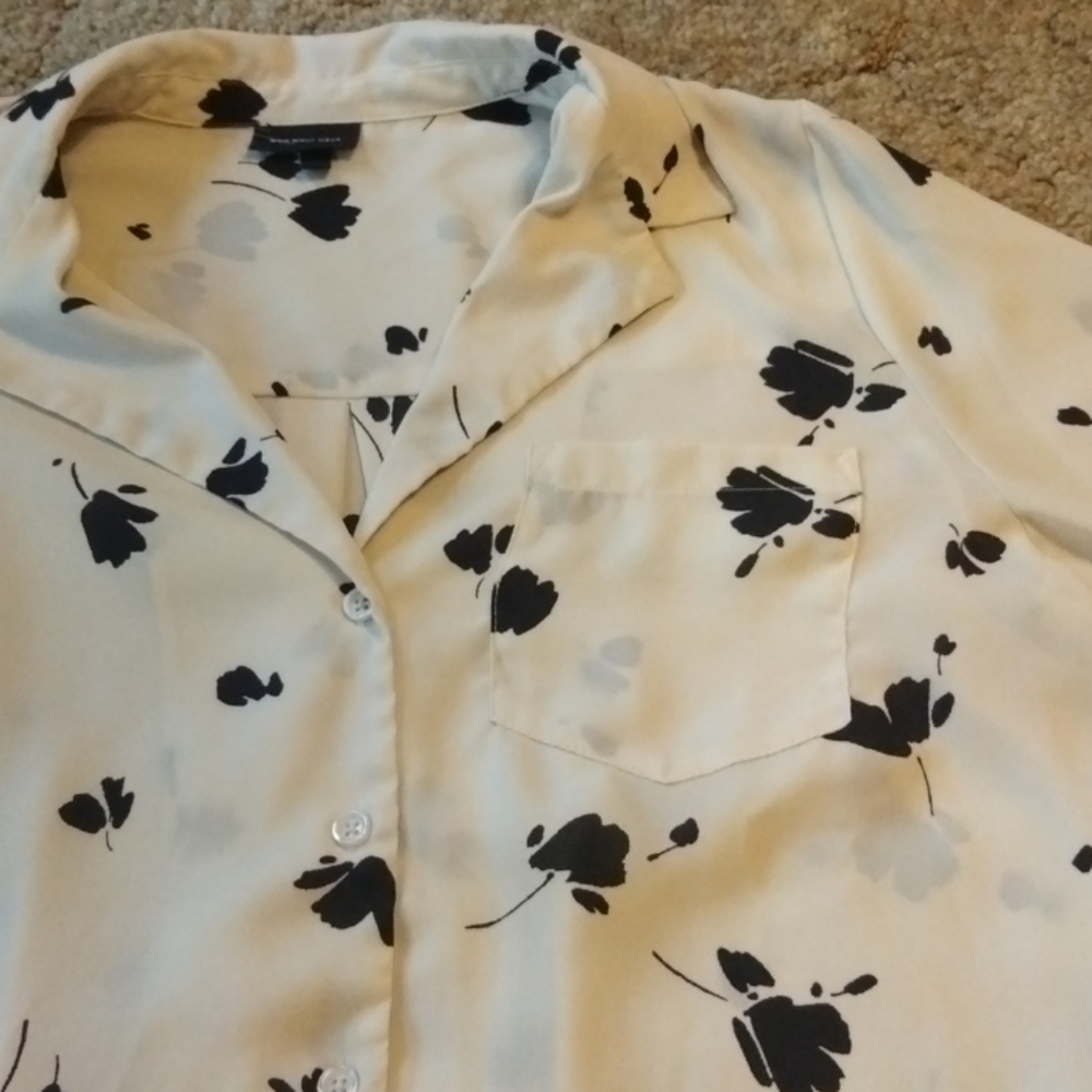 Who What Wear Button Down Floral Blouse - Picture 3 of 9